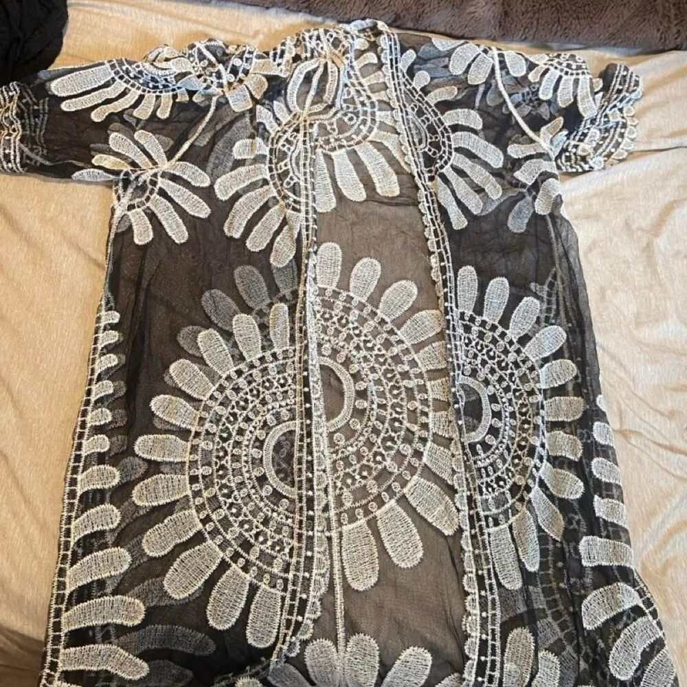 Black/White Lace Cardigan ONE SIZE